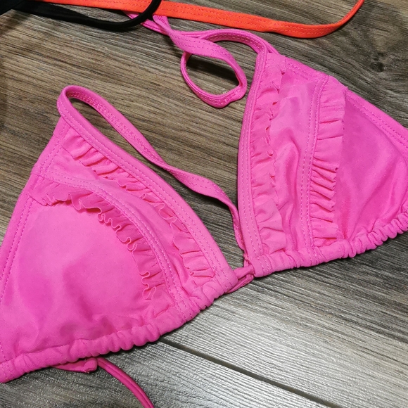 String Bikini Lot, 5 Ruffle Triangle Tops & 1 Bottom, Small/Extra Small - Picture 3 of 3